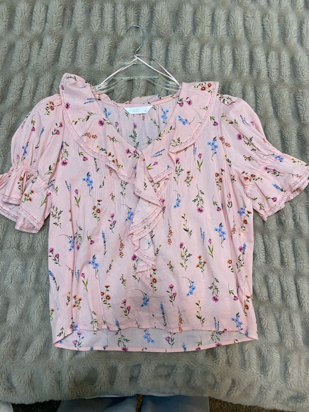 NWOT LC Lauren Conrad Pink Floral Ruffle V-Neck Blouse